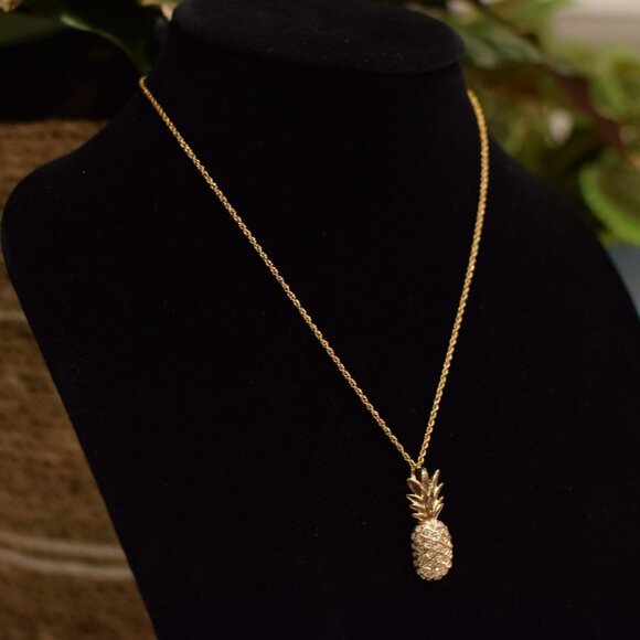 🌟 Gold Tone Crystal Pineapple Dangle Earrings & Necklace Set Tropical Chic - Picture 6 of 8